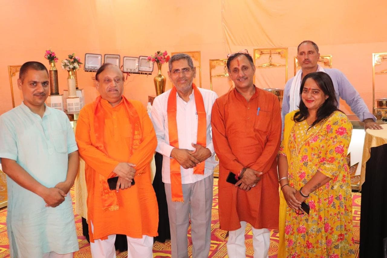 Members honouring office bearers